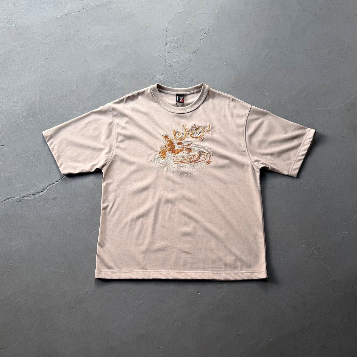 Derschutze Vintage Character Scene T-Shirt - Light Khaki