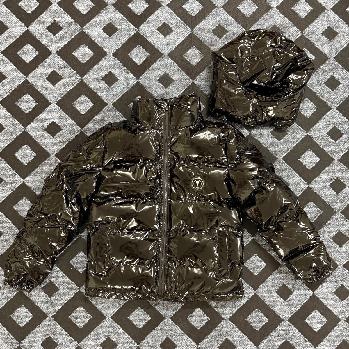 Trapstar Glossy Patent Hooded Puffer Jacket - Dark Bronze/Black