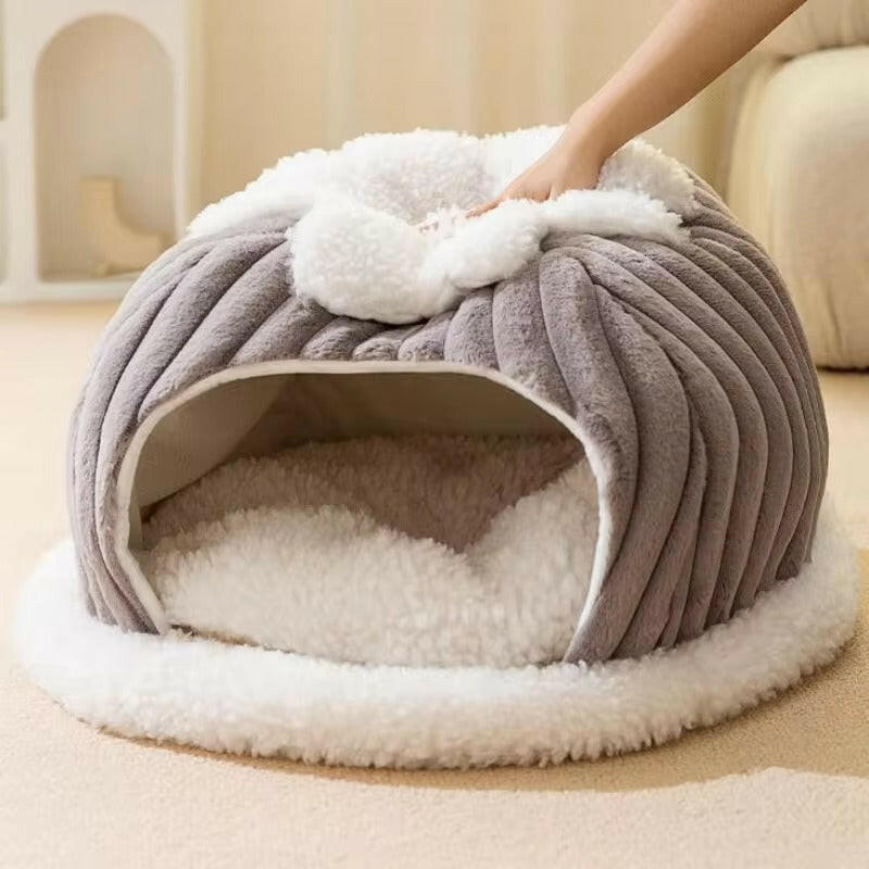 Plush Igloo Cat Dog Bed – Warm Cozy and Enclosed for Ultimate Comfort